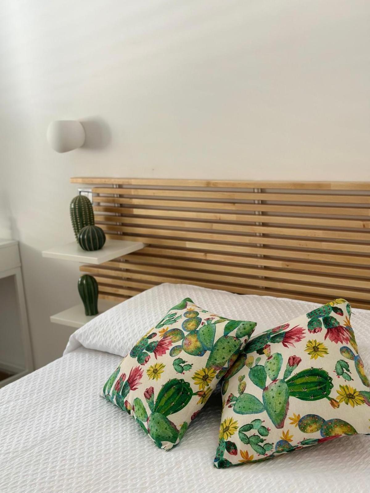 Madre Terra Airport Rooms And Suites Terrasini Exteriör bild