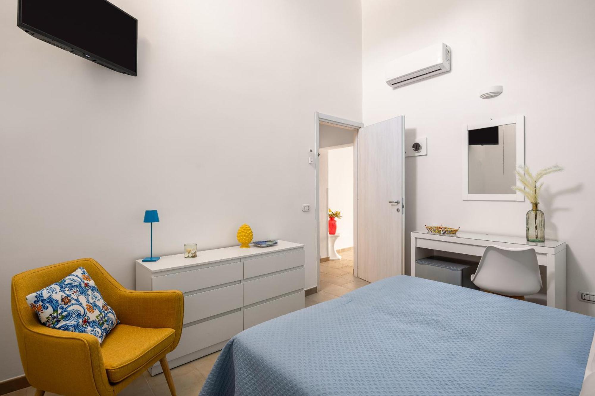 Madre Terra Airport Rooms And Suites Terrasini Exteriör bild
