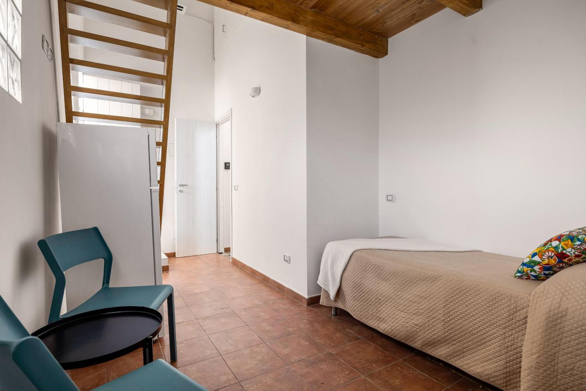 Madre Terra Airport Rooms And Suites Terrasini Exteriör bild