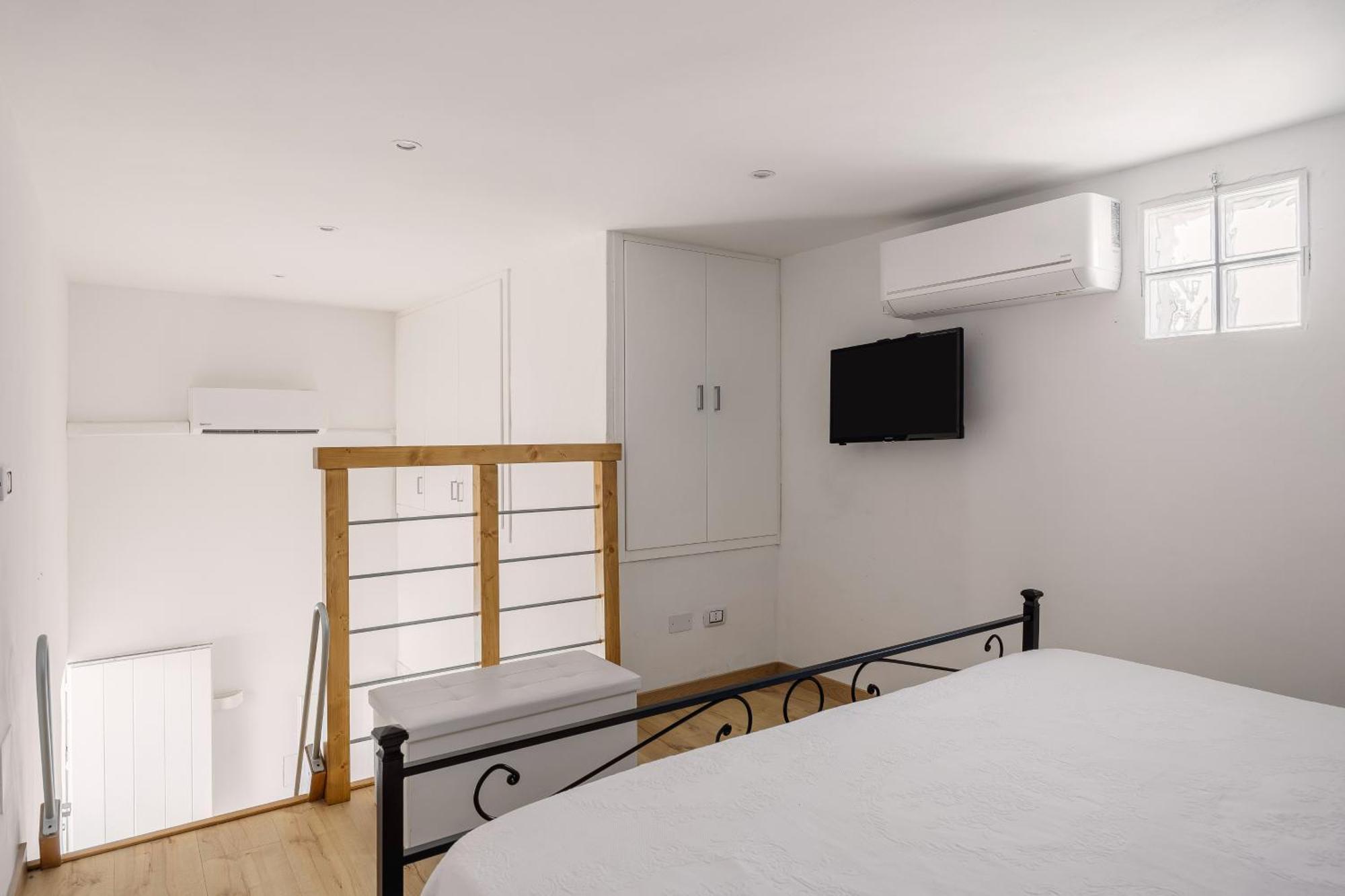 Madre Terra Airport Rooms And Suites Terrasini Exteriör bild