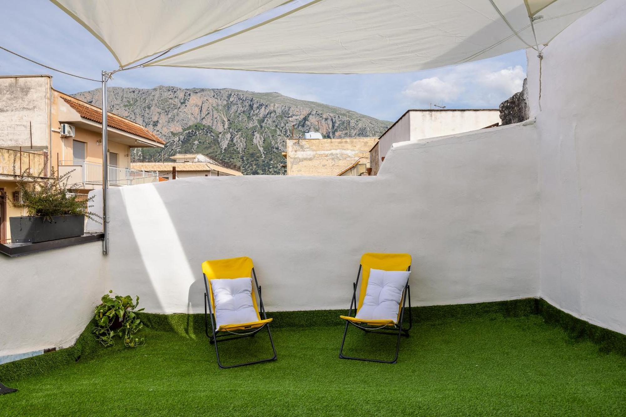 Madre Terra Airport Rooms And Suites Terrasini Exteriör bild