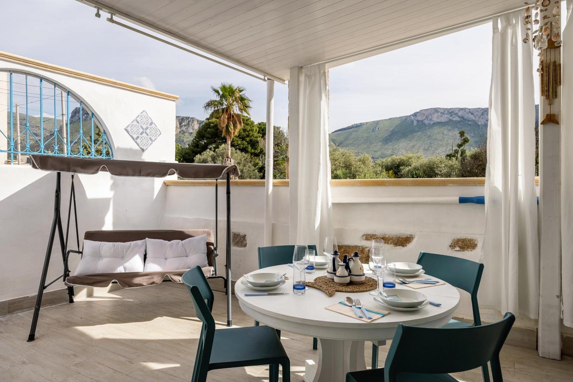 Madre Terra Airport Rooms And Suites Terrasini Exteriör bild