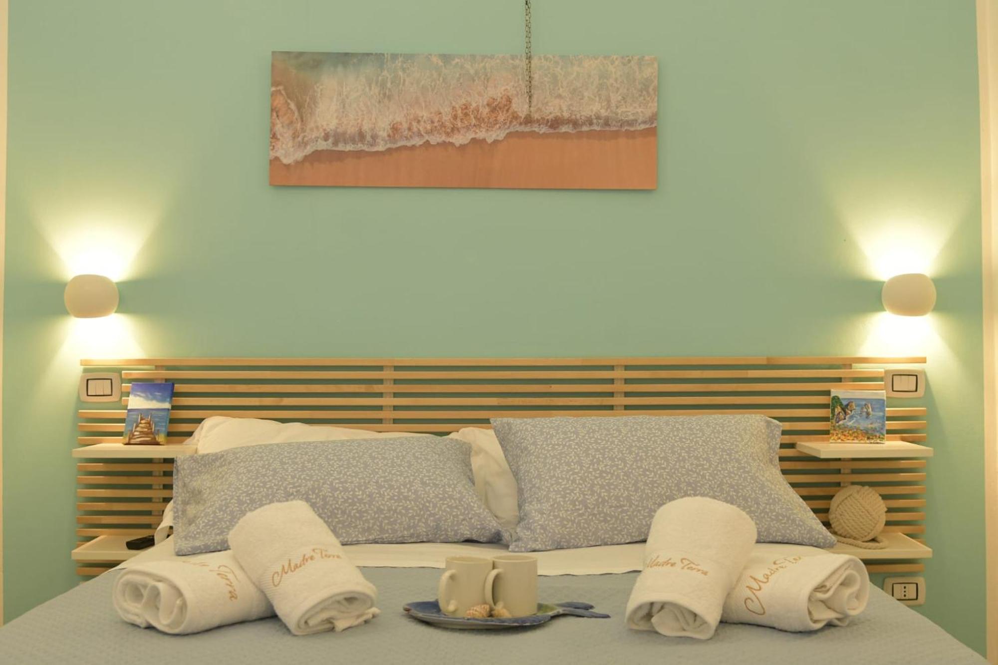 Madre Terra Airport Rooms And Suites Terrasini Exteriör bild